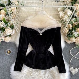 💜 Black Velvet Top with mesh neck 💜